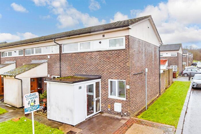 2 Bedroom End Of Terrace House For Sale In Lindbergh Road, Wallington, Surrey, SM6