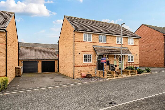 3 Bedroom Semi-Detached House For Sale In Woodpecker Close, Keynsham, Bristol, BS31