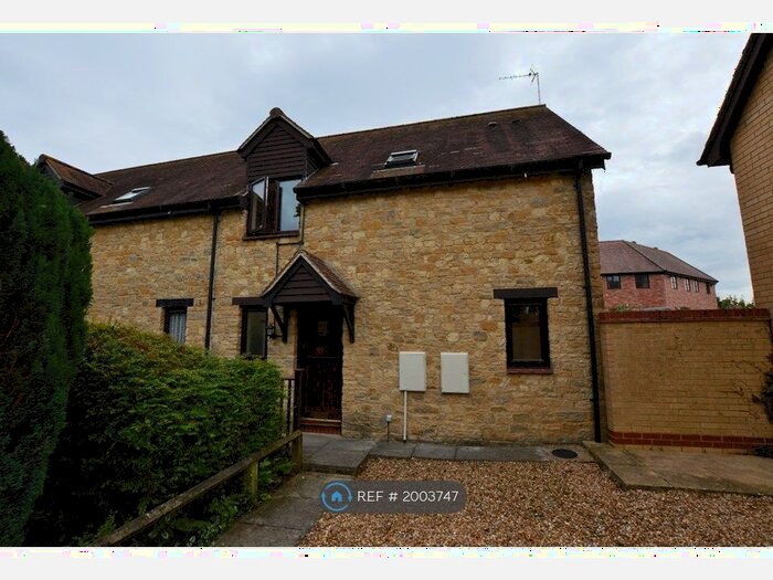 3 Bedroom End Of Terrace House To Rent In Hipwell Court, Olney, MK46