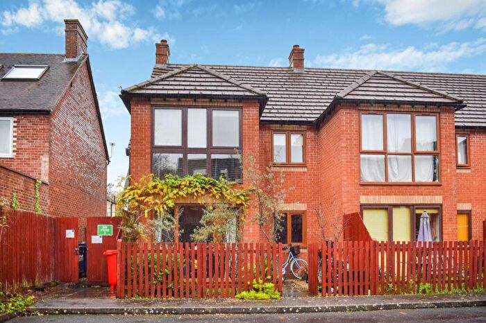 2 Bedroom Apartment To Rent In Varsity Place, Oxford, OX1