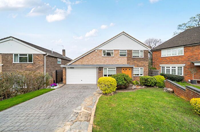 4 Bedroom Detached House For Sale In Hunts Mead Close, Chislehurst, Kent, BR7