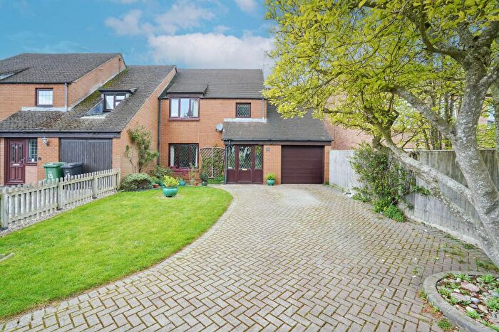 4 Bedroom Link Detached House For Sale In Adkin Way, Wantage, OX12