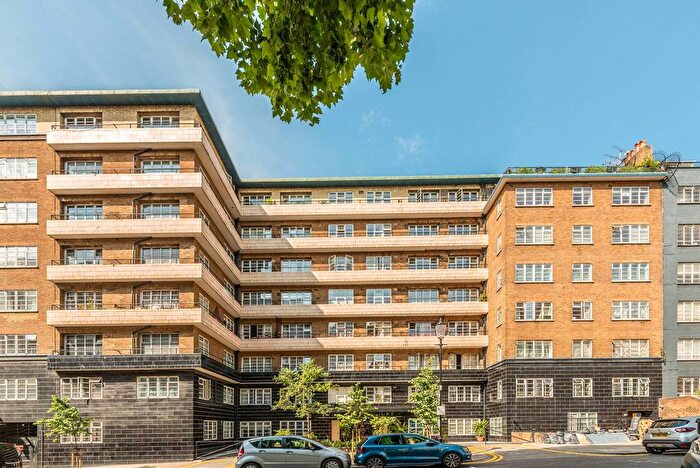 2 Bedroom Flat To Rent In Vicarage Gate, Kensington, London, W8