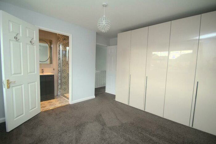 4 Bedroom Garage / Parking To Rent In St. Georges Avenue, Harrogate, North Yorkshire, HG2