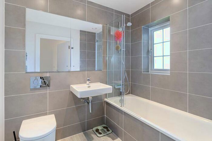 1 Bedroom Flat For Sale In Arundale Walk, Horsham, RH12