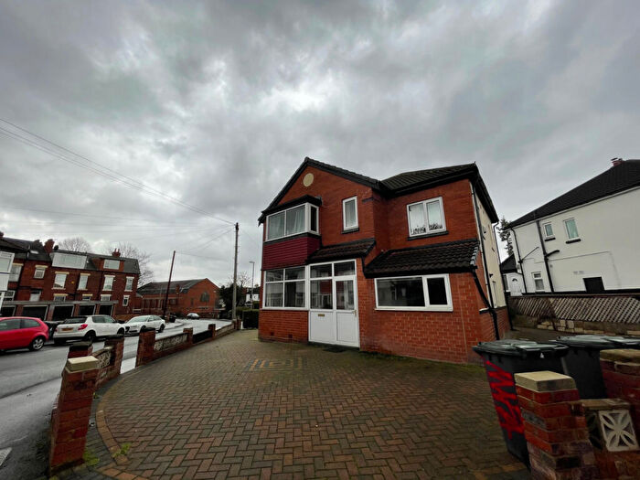 4 Bedroom Detached House To Rent In Newport Road, Leeds, West Yorkshire, LS6