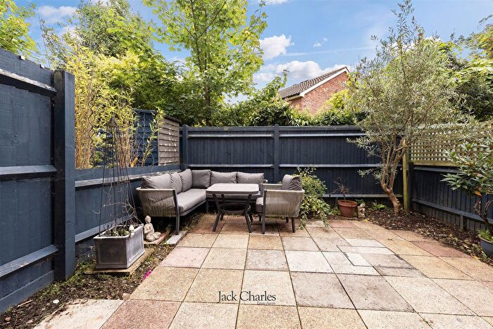 4 Bedroom Terraced House For Sale In Dernier Road, Tonbridge, TN10