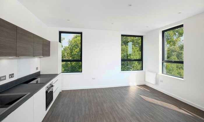 2 Bedroom Apartment To Rent In Thornhill Court, Headington, OX3