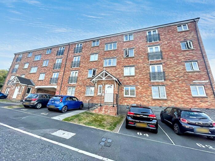 2 Bedroom Apartment For Sale In Windmill Way, Bensham, Gateshead, Tyne And Wear, NE8