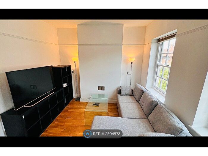 2 Bedroom Flat To Rent In Golders Green Road, London, NW11