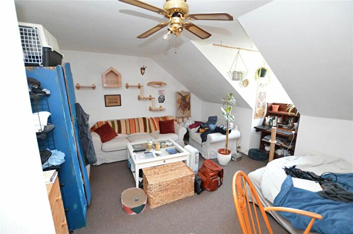 1 Bedroom Apartment To Rent In Bedwardine Road, London, SE19