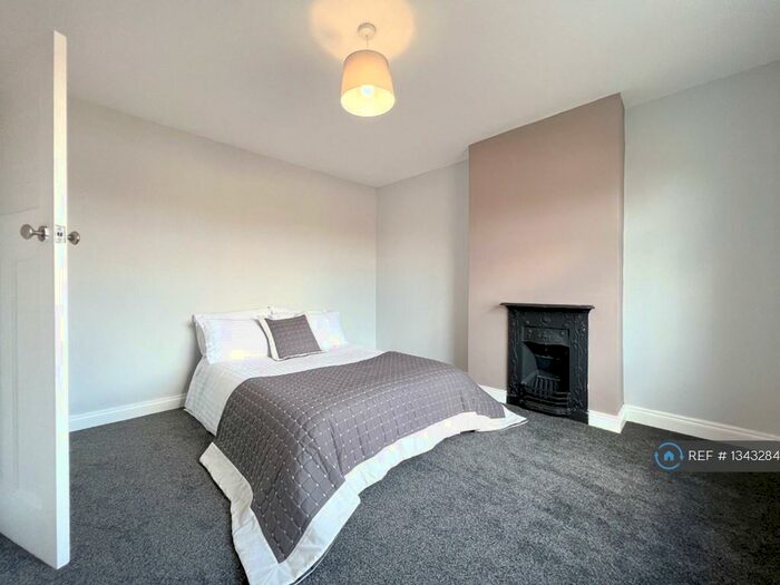 3 Bedroom Semi-Detached House To Rent In Edward Road, Queenborough, ME11