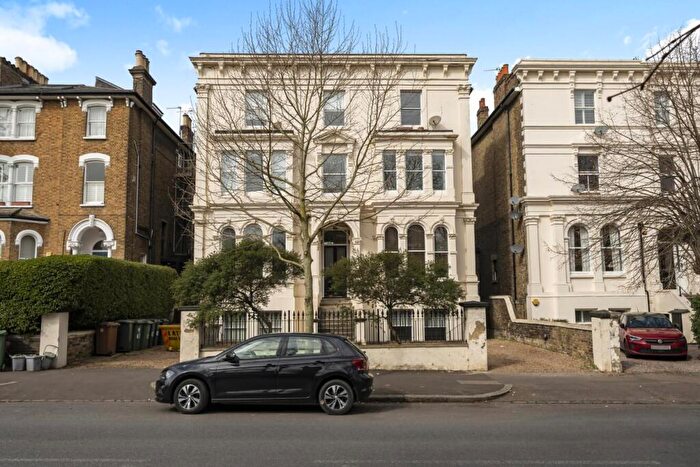 2 Bedroom Flat For Sale In Wickham Road, Brockley, London, SE4
