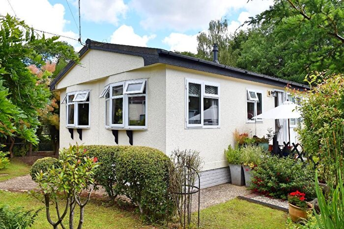 2 Bedroom Mobile/park Home For Sale In East Hill Park, Knatts Valley, Sevenoaks, TN15