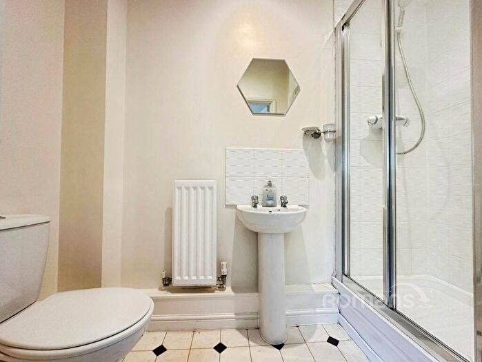 3 Bedroom Terraced House For Sale In Watertower Way, Basingstoke, Hampshire, RG24