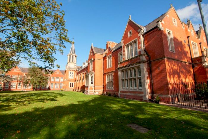 2 Bedroom Flat To Rent In Burton Drive, Retford, DN22