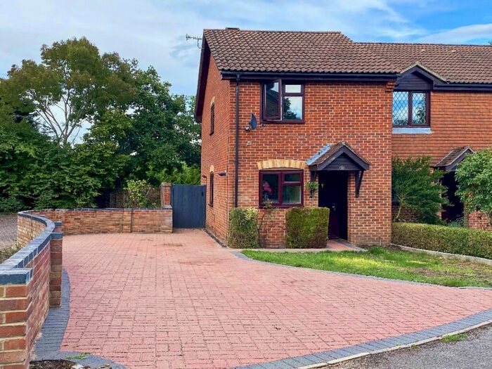 2 Bedroom End Of Terrace House To Rent In Britten Close, Ash, GU12