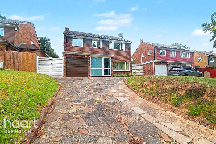 3 Bedroom Detached House For Sale In Warren Road, Orpington, BR6