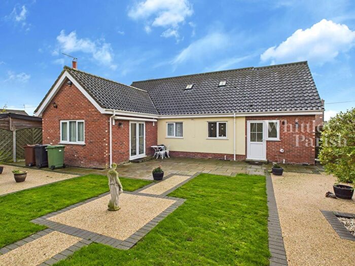 3 Bedroom Bungalow For Sale In Tottington Lane, Roydon, Diss, IP22