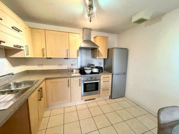2 Bedroom Flat To Rent In Castle Place, High Street, Southampton, SO14