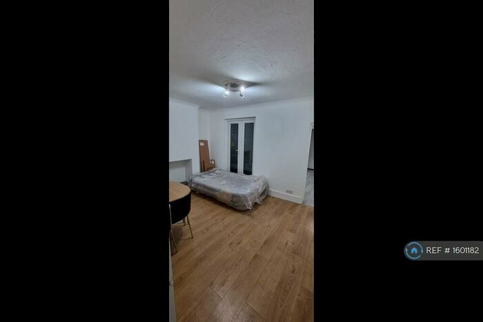 3 Bedroom Terraced House To Rent In Saxton Street, Gillingham, ME7