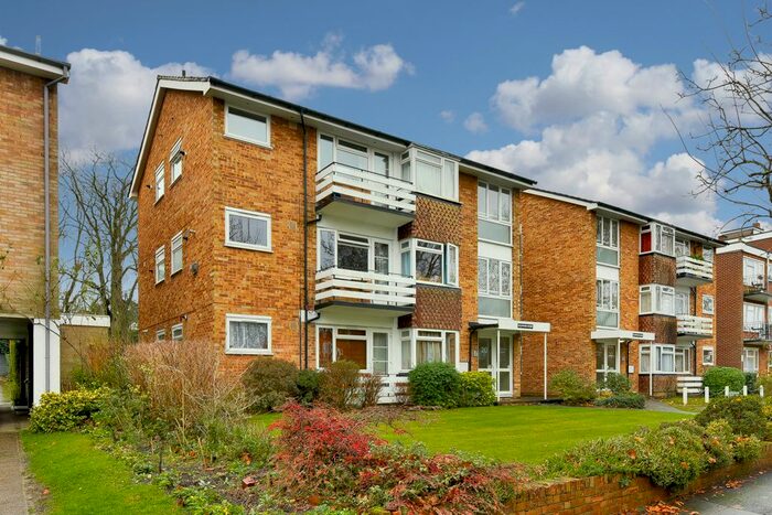 1 Bedroom Flat To Rent In Lovelace Road, Surbiton, KT6