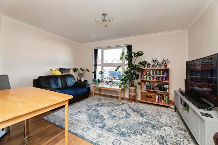 1 Bedroom Flat To Rent In Latchingdon Court, Forest Road, Walthamstow, London, E17