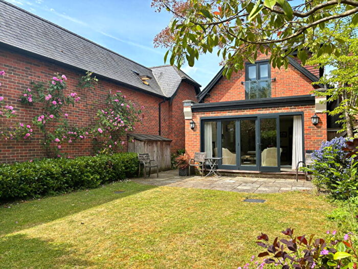 3 Bedroom Detached House For Sale In Stiles Yard, Alresford, SO24
