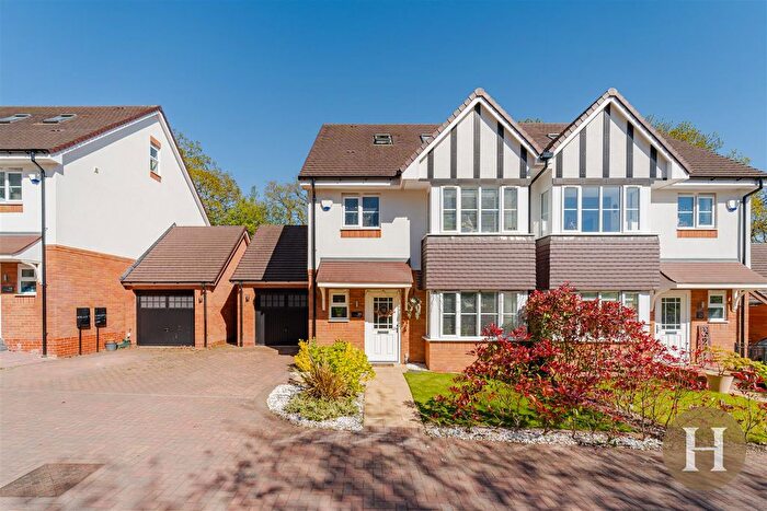 4 Bedroom Semi-Detached House For Sale In Fairways, Harborne, Birmingham, B17