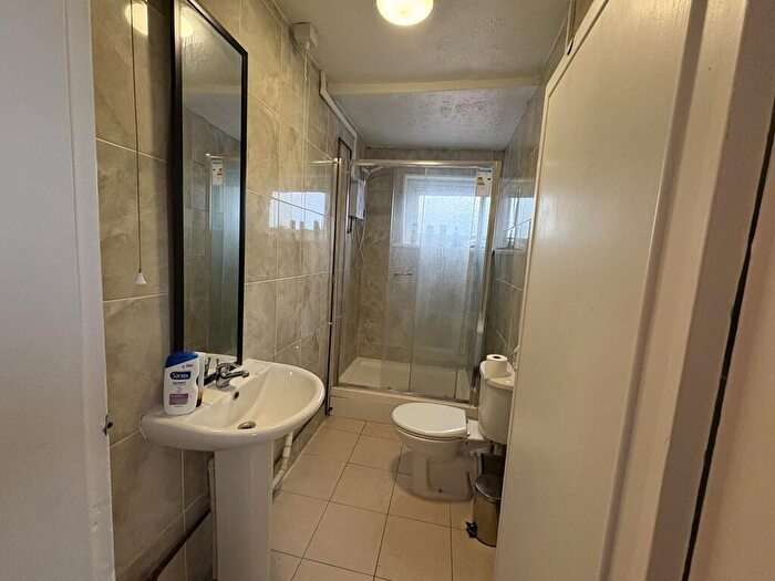 1 Bedroom Semi-Detached House To Rent In Lodge Road, SO14