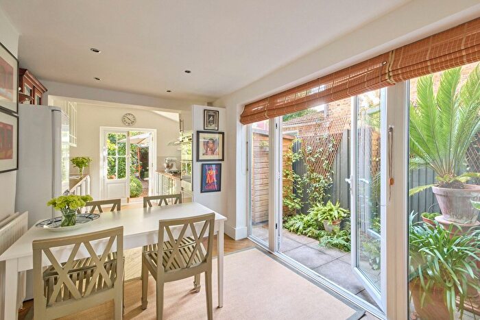 3 Bedroom Terraced House For Sale In Edithna Street, London, SW9