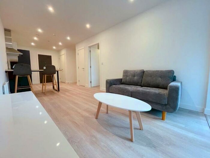 1 Bedroom Apartment To Rent In Chapel Street, Manchester, Greater Manchester, M3