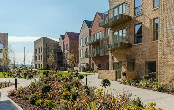 2 Bedroom Apartment For Sale In Newmarket Road, Cambridge, CB5