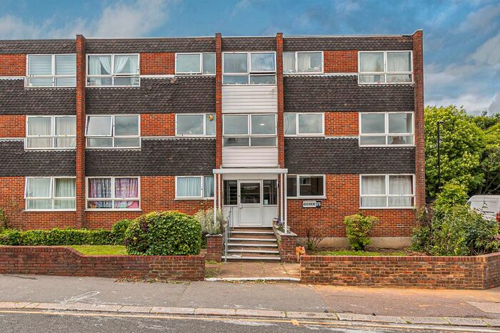 2 Bedroom Flat To Rent In Chase Side, London, N14