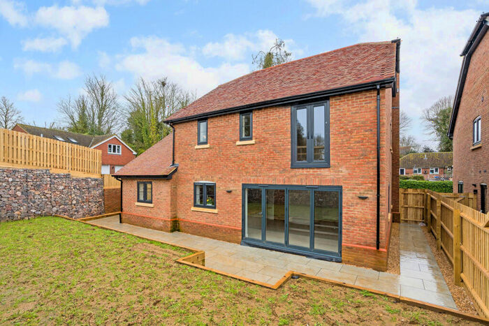 4 Bedroom Detached House For Sale In Manor Lane, Marlborough, SN8