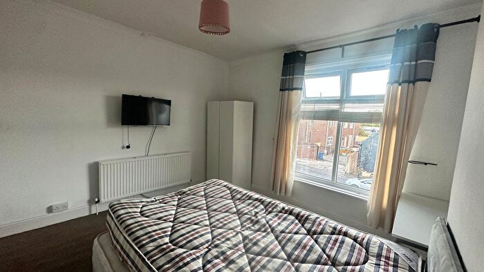 4 Bedroom Semi-detached House To Rent In Edmund Road(Bills Included), Sheffield, S2