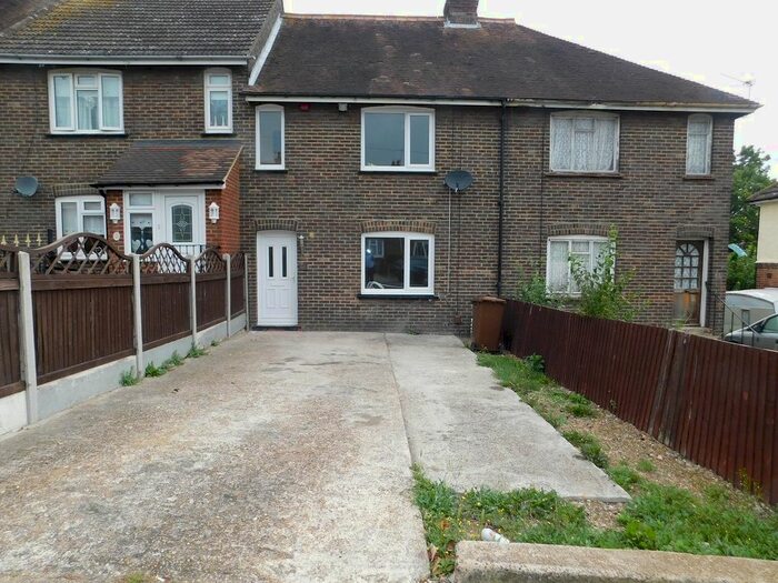 3 Bedroom Terraced House To Rent In Wayfield Road, Chatham, ME5