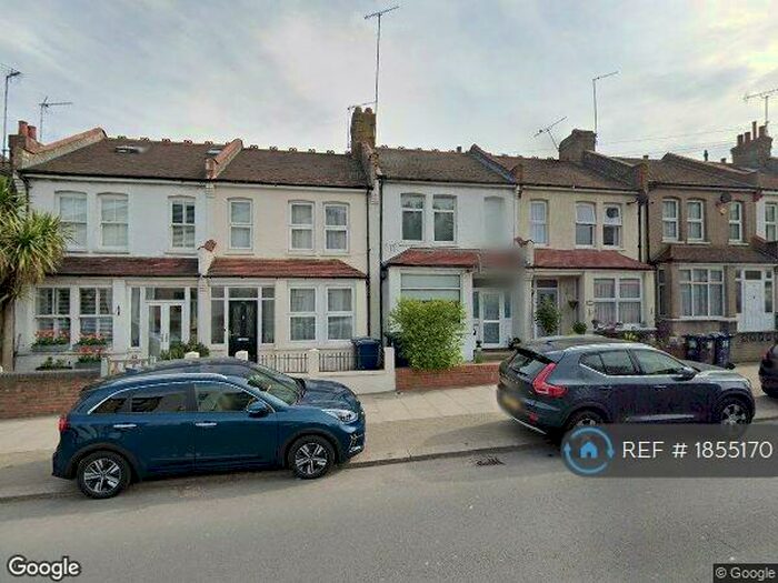 3 Bedroom Terraced House To Rent In Oakleigh Road South, London, N11