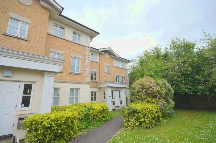 1 Bedroom Flat To Rent In Monkwood Close, Romford, Essex, RM1