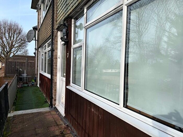 2 Bedroom Flat To Rent In Walden Parade, Walden Road, Chislehurst, Greater London, BR7