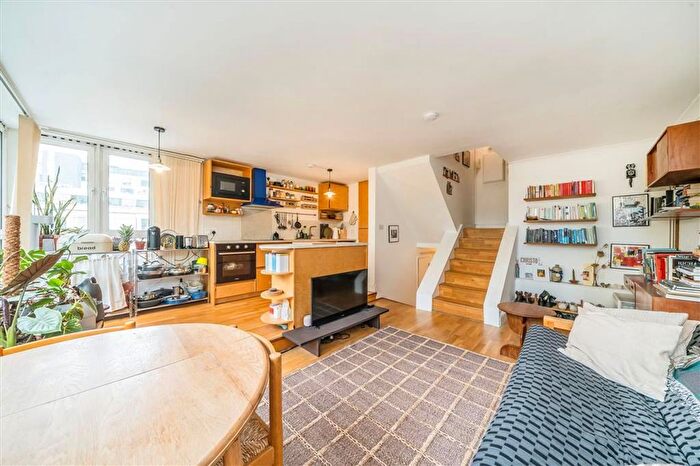 2 Bedroom Flat For Sale In Bunhill Row, Old Street, EC1Y
