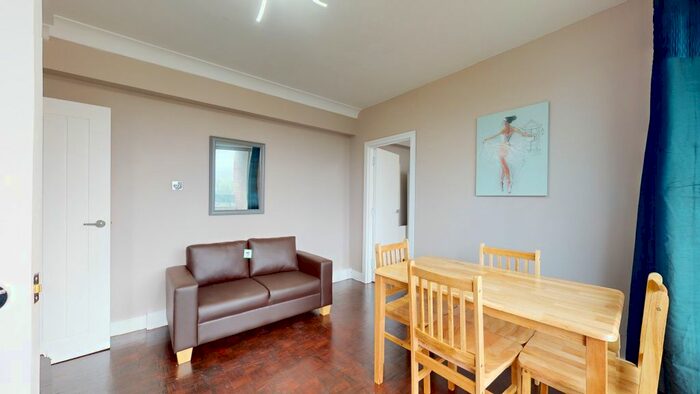 3 Bedroom Flat To Rent In Upper Richmond Road, London, SW15