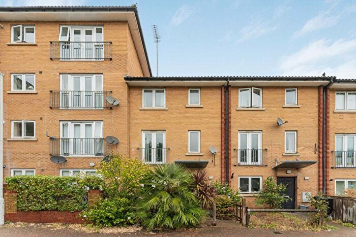 3 Bedroom Terraced House For Sale In Lavington Close, London, E9