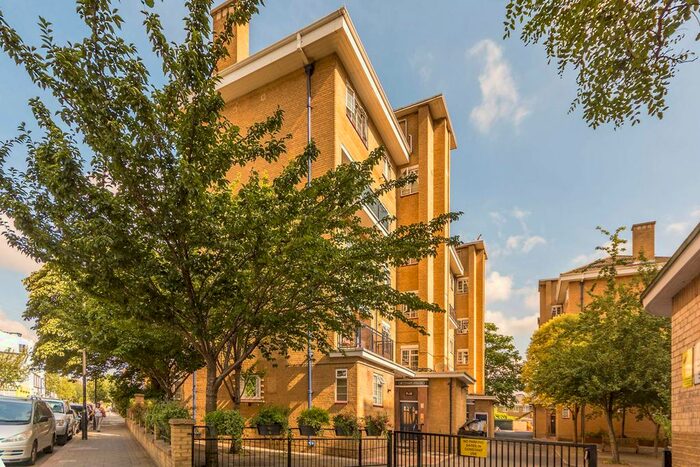 3 Bedroom Flat To Rent In Church Street Estate, St John's Wood, London, NW8