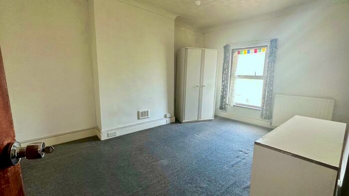 1 Bedroom Flat To Rent In Lichfield Road, London, Greater London, NW2