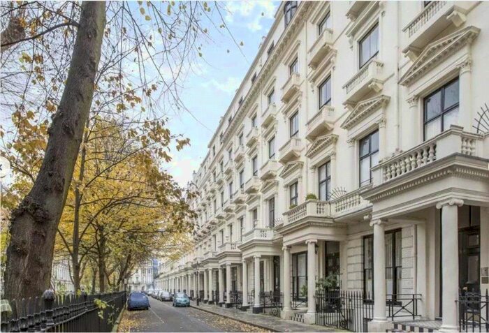 1 Bedroom Property To Rent In Queens Gardens, London W2