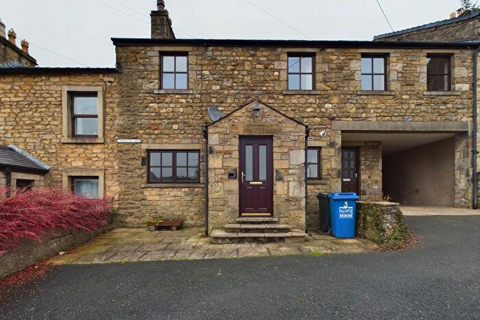 2 Bedroom Maisonette To Rent In Calverleys Yard, School Hill, Bentham, Lancaster, LA2