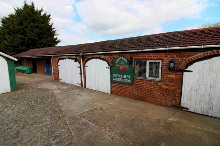 2 Bedroom Semi-Detached Bungalow For Sale In Plaxton Bridge Road, Woodmansey, HU17