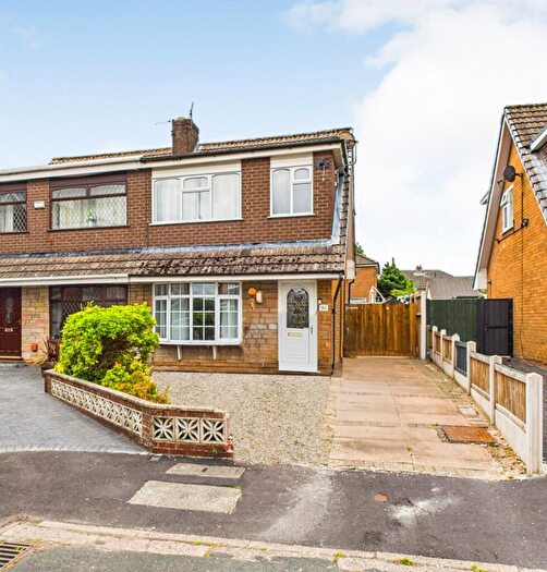 3 Bedroom Semi-Detached House For Sale In Ullswater Road, Tyldesley, M29