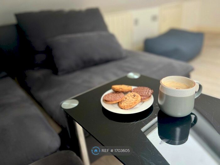 Studio To Rent In Melrose Ave, Willesden Green, NW2